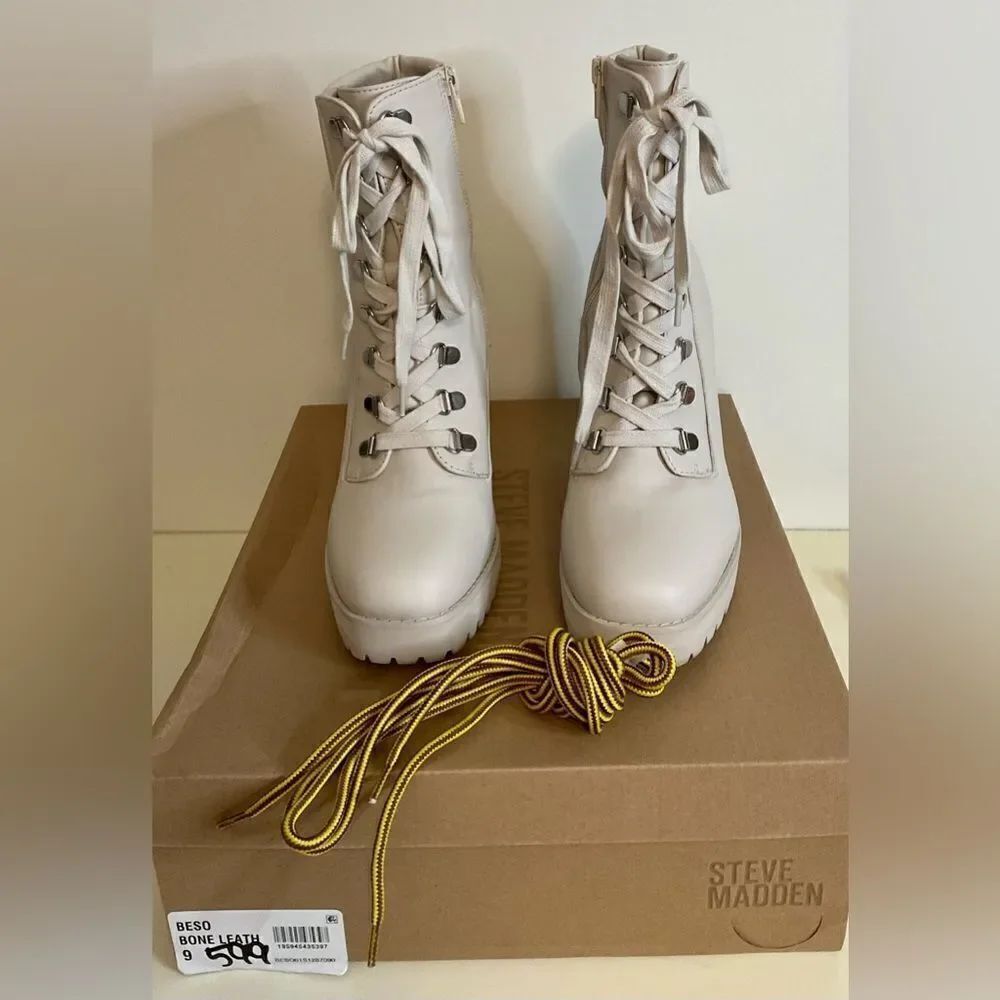 Steve madden bone leather lace up boots, size 9